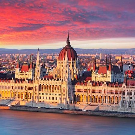 2Budapest Eye-Freegym And Sauna Luxury Home Exteriör bild