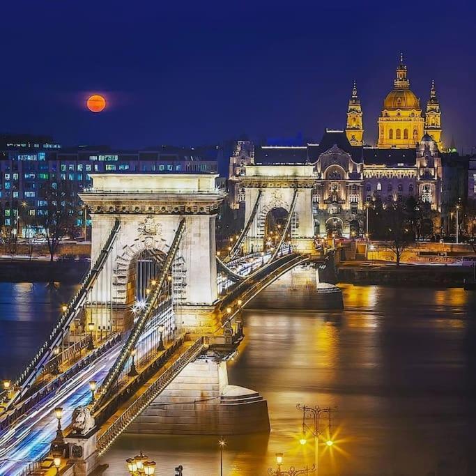 2Budapest Eye-Freegym And Sauna Luxury Home Exteriör bild