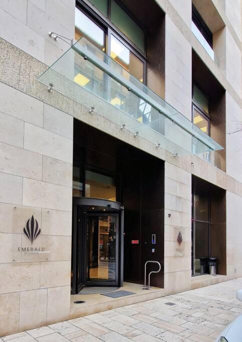2Budapest Eye-Freegym And Sauna Luxury Home Exteriör bild